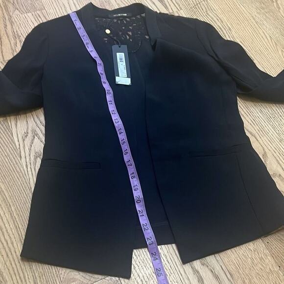 KOBI HALPERIN KAYLEE BLACK LACE  & EMBROIDERY BACK BLAZER SIZE XS - Picture 10 of 12